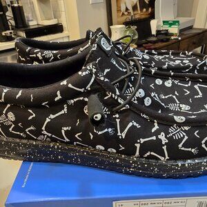 Hey Dude Wally Skeletons Glow in Dark Shoes Moccasin Men' Size 10 NEW RARE HTF